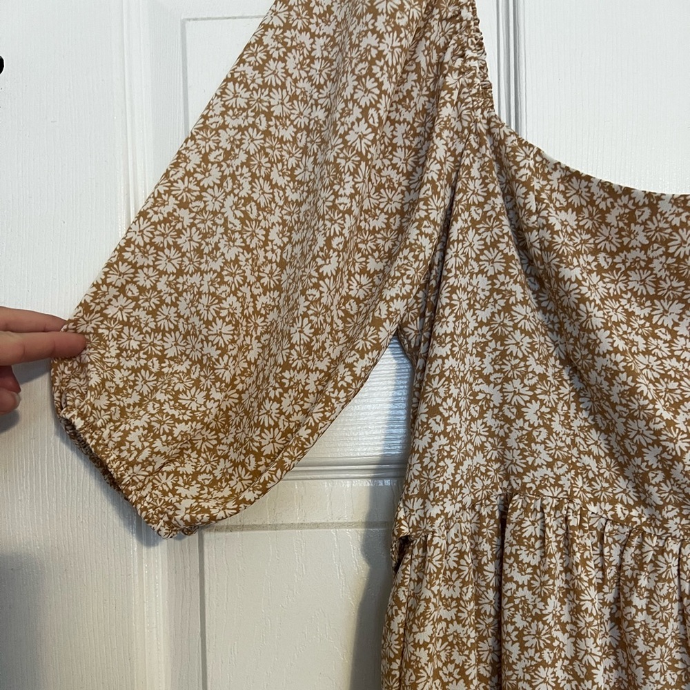 Tan Flowered Sundress 🤎 - Picture 2 of 5